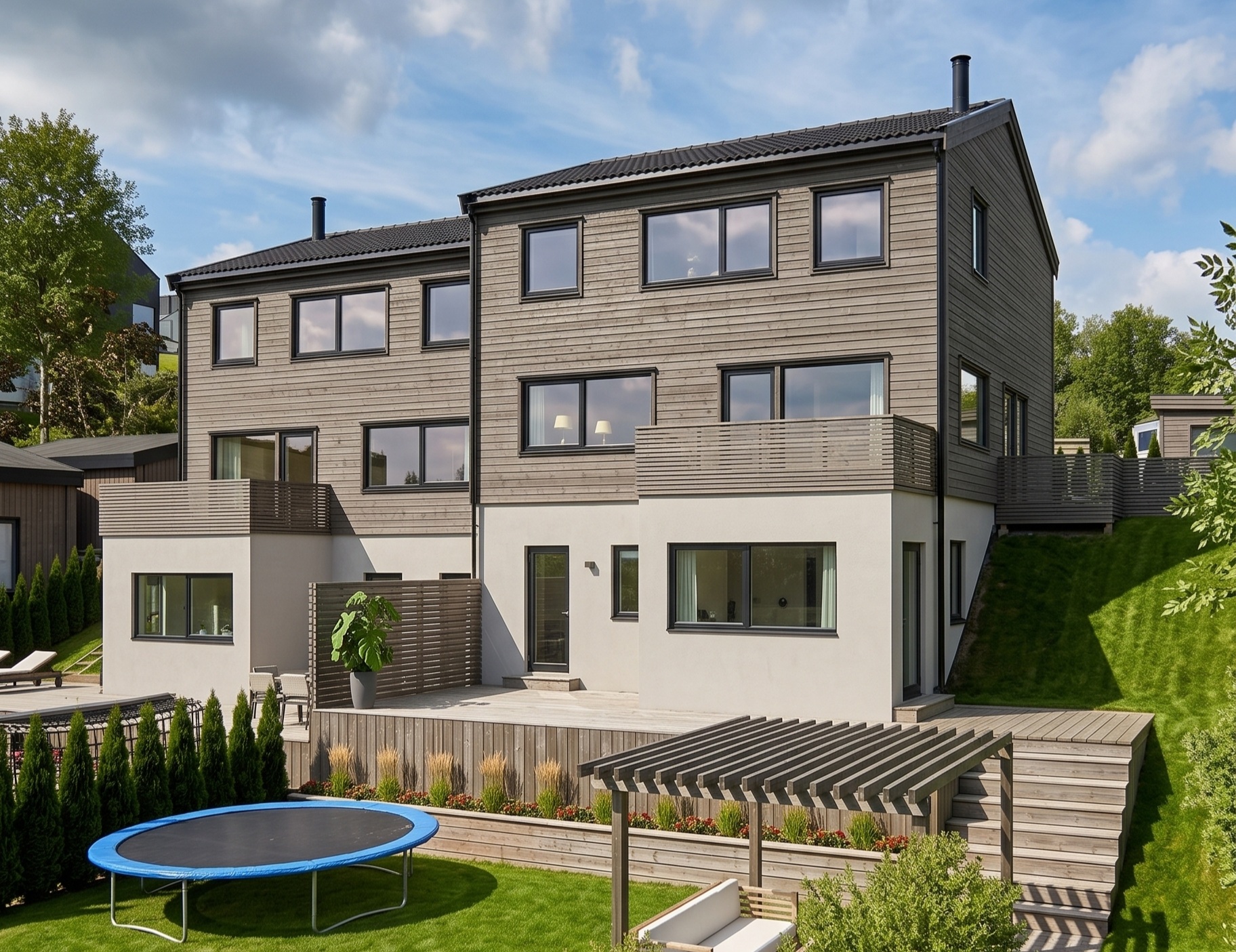 Tomannsbolig CØV49 – romslig familiebolig med utleiedel og hage